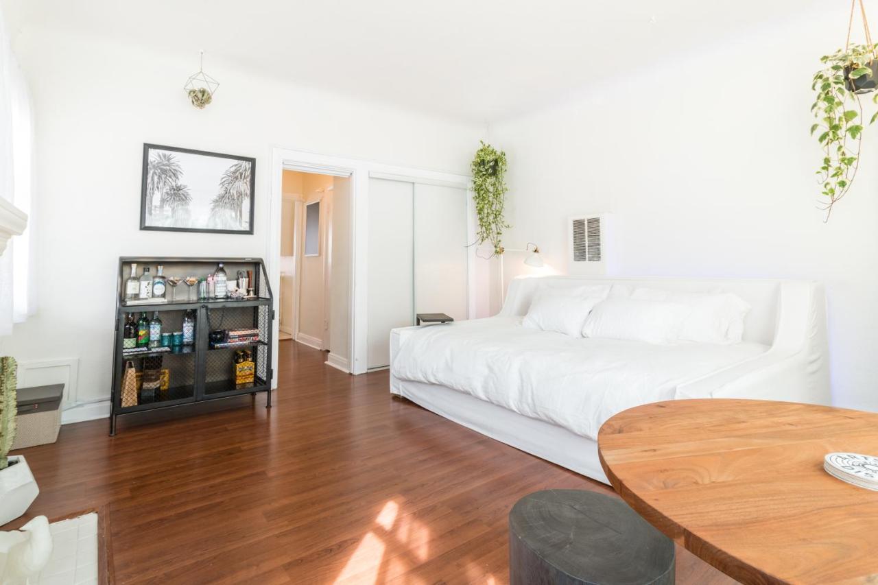 Apartment Sunny Boho Chic West Hollywood Flat!